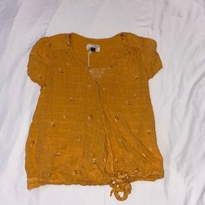 Universal threads cross body tie shirt